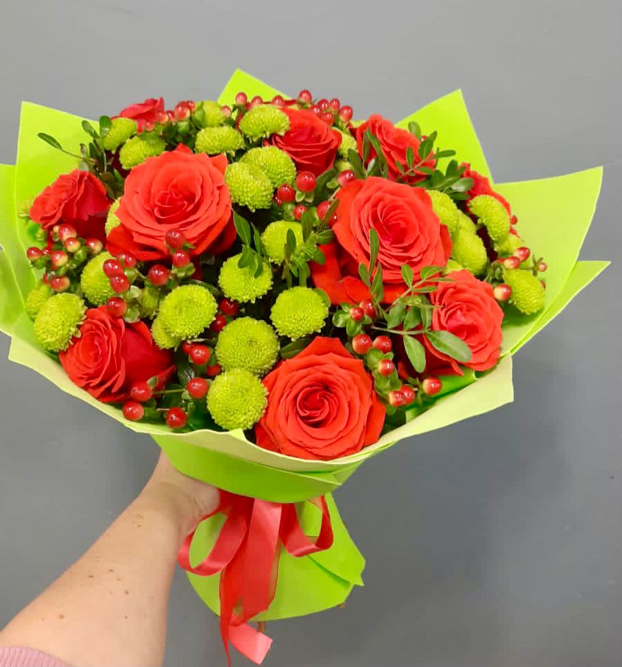 Букет цветов из: Хризантемы и Розы в Александрии