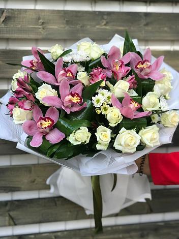 Букет цветов из: Розы и Хризантемы в Александрии