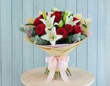Букет цветов из:  Лилии и Розы в Александрии