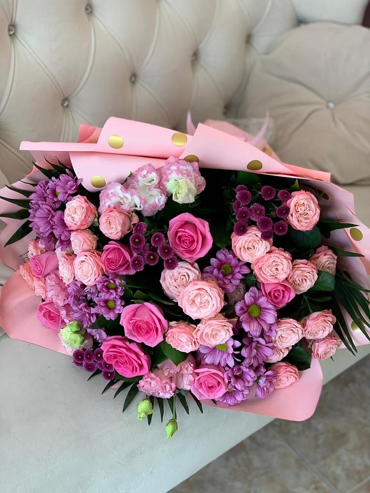 Букет цветов из: Хризантемы, Розы и Лизиантусы в Александрии