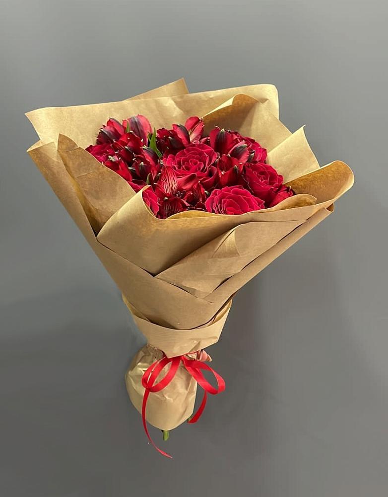 Букет цветов из: Альстромерии и Розы в Александрии