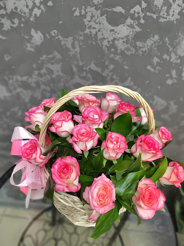 Цветочная композиция из Розы в корзине в Александрии