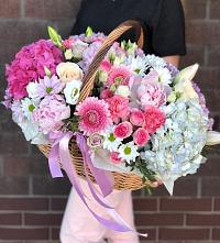 Цветочная композиция из Розы, Хризантемы, Пионы и Лизиантусы в корзине #REPLACE_PRED# Александрии