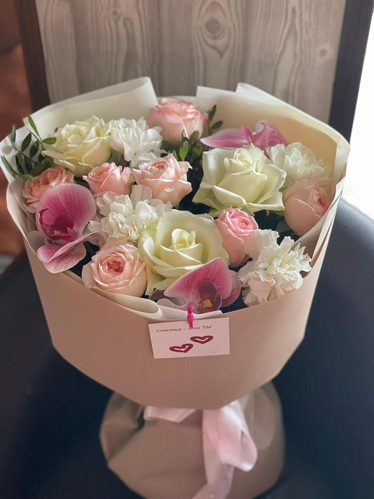 Букет цветов из: Орхидеи, Розы и Гвоздики в Александрии