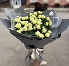 Букет Белые кустовые розы Солинеро в Александрии