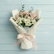 Букет цветов из:  Альстромерии в Александрии