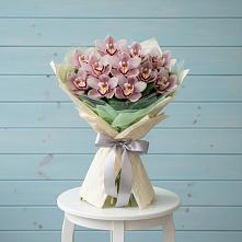 Букет цветов из:  Орхидеи и Розы в Александрии