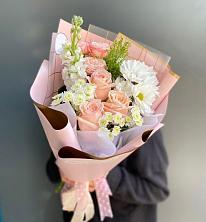Букет цветов из:  Хризантемы и Розы в Александрии