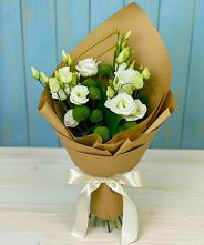 Букет цветов из:  Хризантемы и Лизиантусы в Александрии