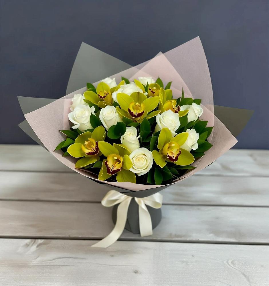 Букет цветов из: Орхидеи и Розы в Александрии