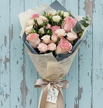 Букет цветов из:  Розы в Александрии