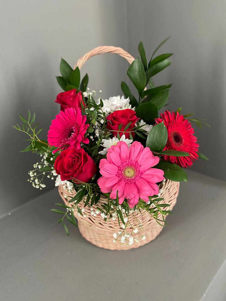 Цветочная композиция из Розы, Хризантемы и Герберы в корзине в Александрии
