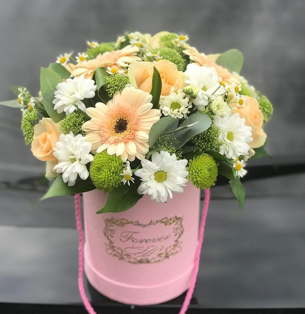 Цветочная композиция из Розы, Герберы и Хризантемы в шляпной коробке в Александрии